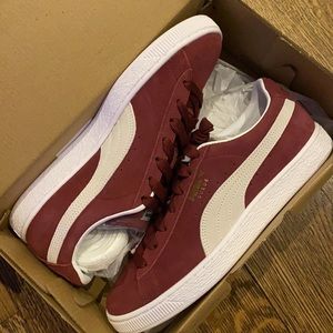 New with box, never worn Puma Suede Classic XXI